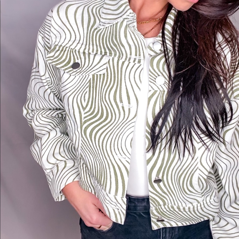 Cropped Jacket- Olive/White